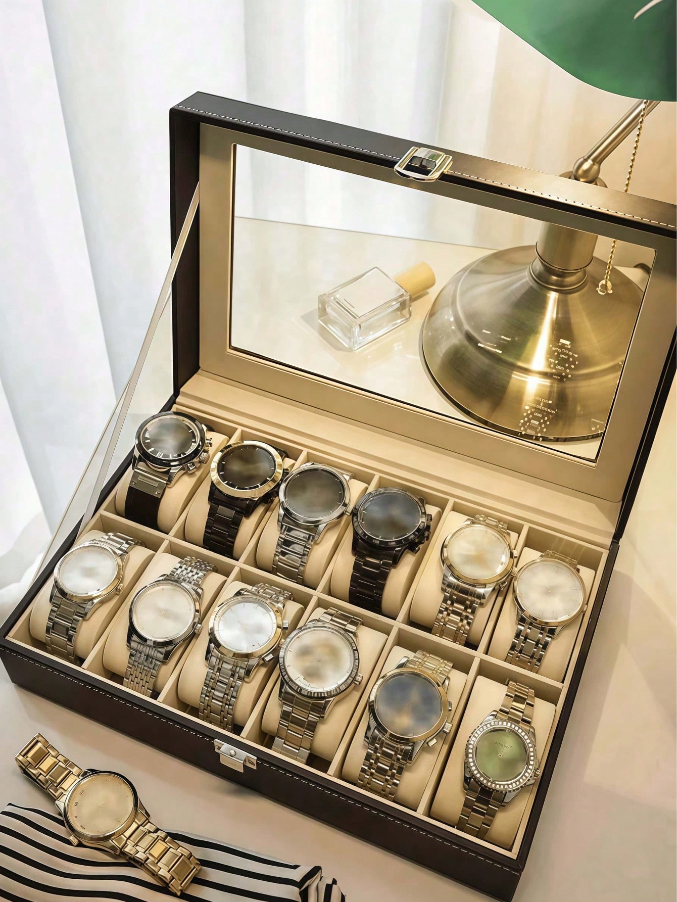 Caixa de Relógio de Couro com  - Men'S Accessories Rack avaliação e preço